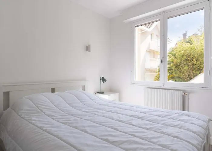 شقة Bright 70m Cosy Near The آركاشو